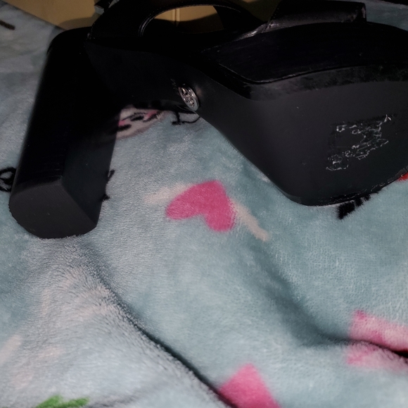 Mk heels - Picture 4 of 6